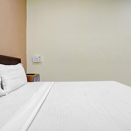 Hotel O Nova Rooms Surat Ngoại thất bức ảnh