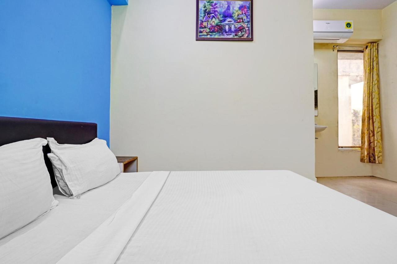 Hotel O Nova Rooms Surat Ngoại thất bức ảnh