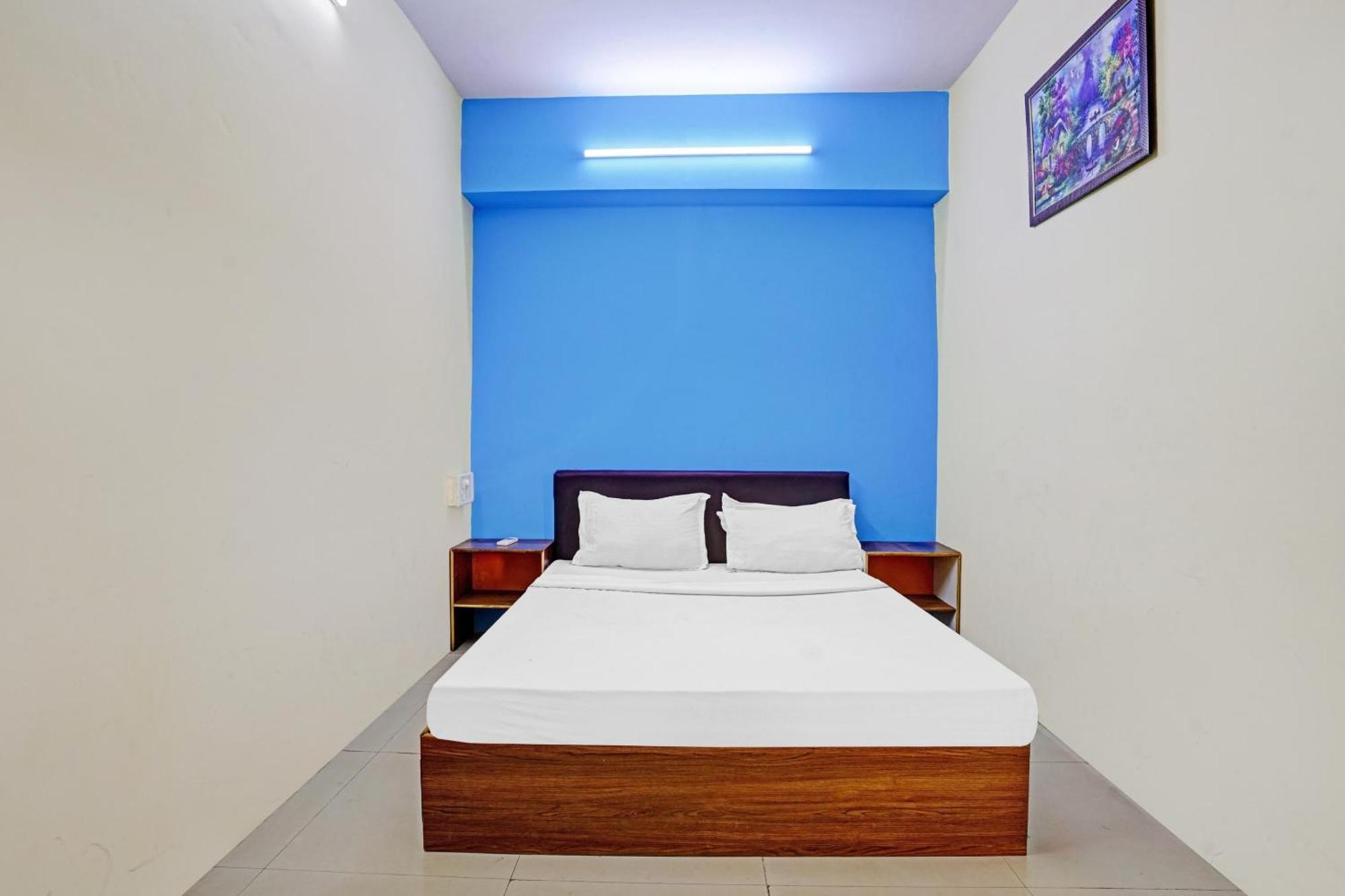 Hotel O Nova Rooms Surat Ngoại thất bức ảnh